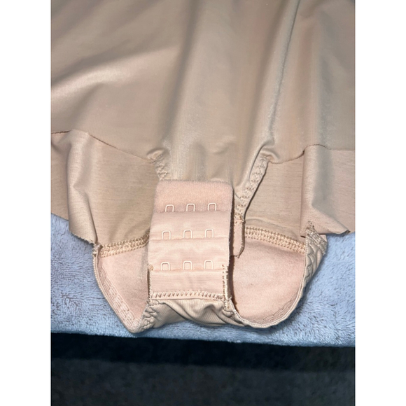 Women's Assets by Spanx Nude Beige Shapewear Bodysuit L - Picture 3 of 9